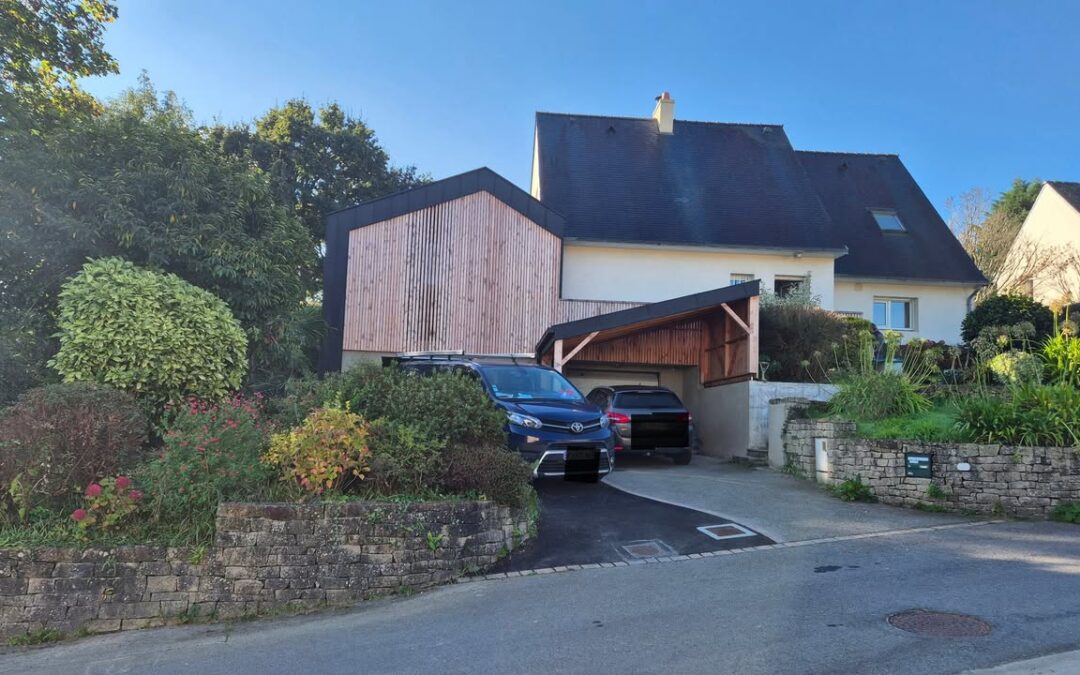 Réception de chantier de cette extension Bardage ajouré en douglas…